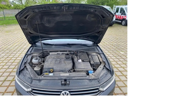 Volkswagen Passat cena 44900 przebieg: 293950, rok produkcji 2016 z Łódź małe 22